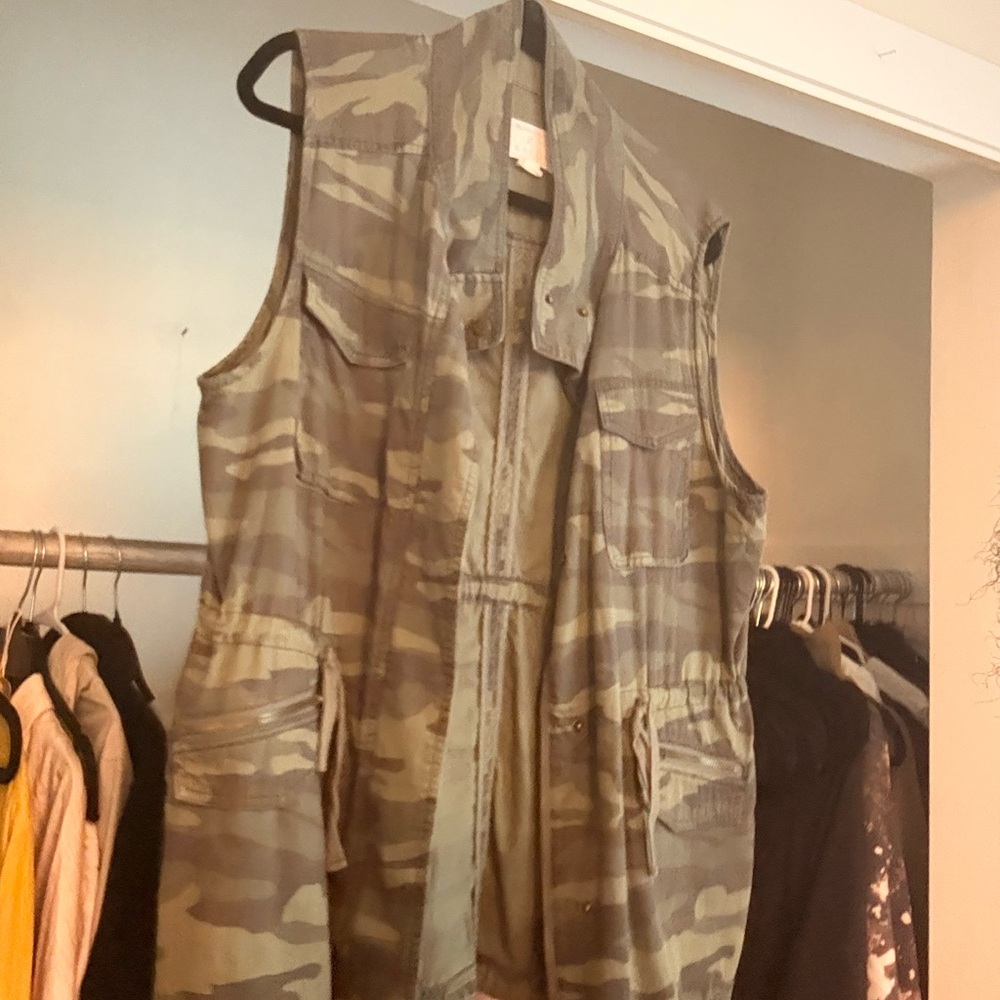 Cameo Vest